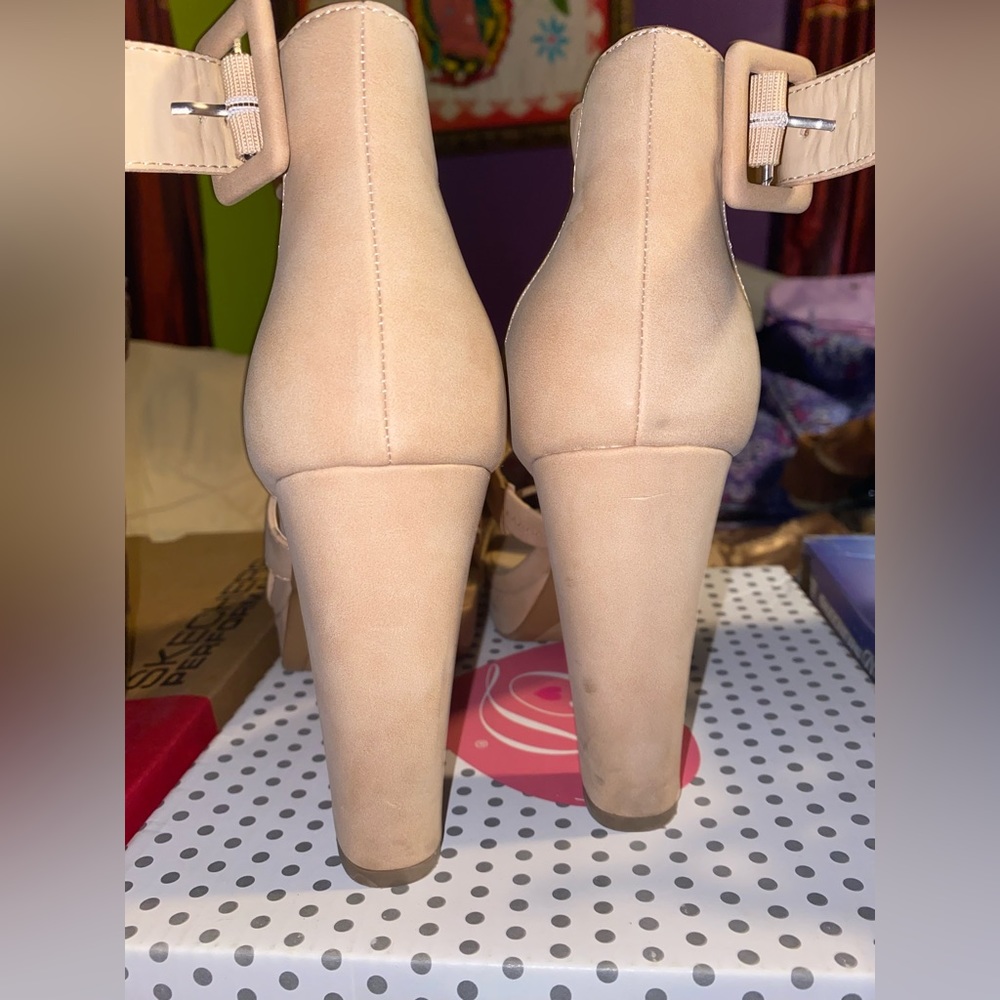 Tan heels